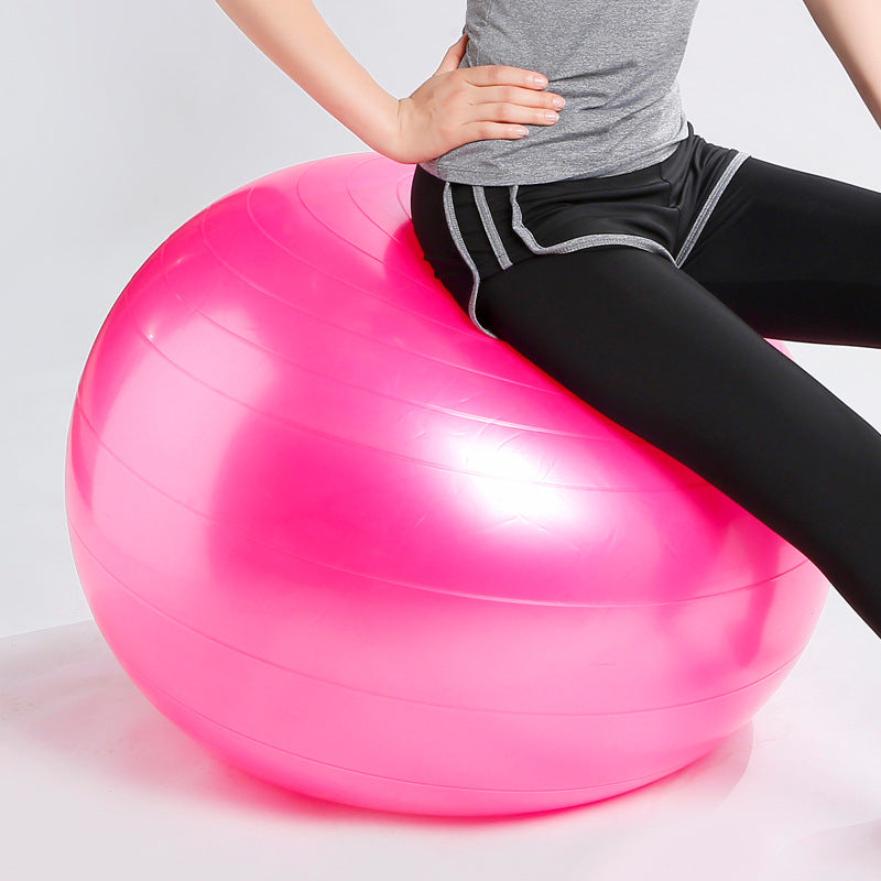 Ballon fitness DofitPro en utilisation – exercice core et équilibre